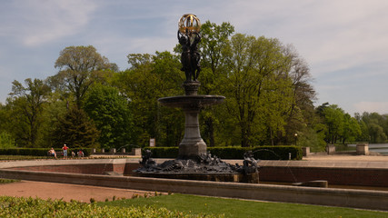 Obraz premium Sculpture and fountain Three Graces by Emmanuel Fremiet in Świerklaniecki Park. Ready free entry space.