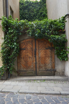 Old Town Warsaw, doors with green 
