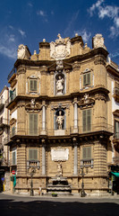 Fototapeta na wymiar Las 4 esquinas, Palermo