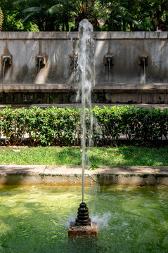 Fuente De Los Jardines De La Reina, Mallorca