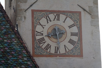 Uhr an der Kirche in Deutschnofen