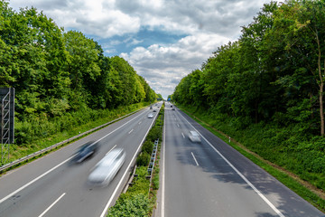 Fototapeta premium Verkehr auf einer Autobahn