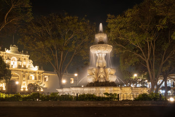 Fototapeta na wymiar Fountain at night