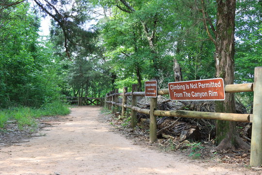 Sign at Providence Canyon State Park, Georgia (USA)