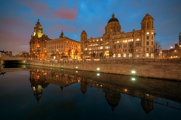 Fototapeta na wymiar Liverpool city center cityscape night