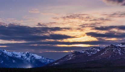 Obraz na płótnie Canvas Mountain Sunset - Healy, Alaska