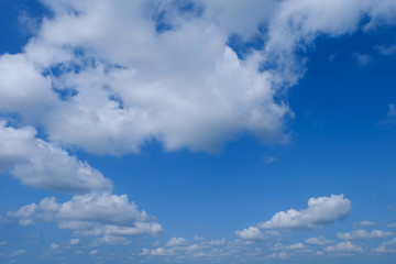 Obraz na płótnie Canvas White cloud and Beautiful with blue sky background.