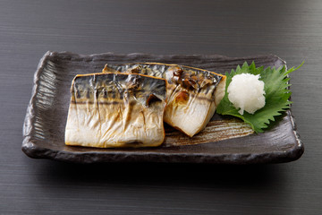 鯖の塩焼き