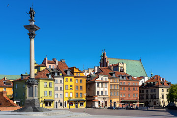 Panoramic view of Royal Castle Square - Plac Zamkowy - in Starowka Old Town with Sigismund III Waza Column and historic tenement houses in Warsaw, Poland