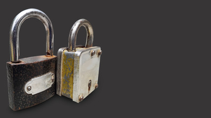 Naklejka premium Iron pad lock for security purposes isolated photo in colorful background