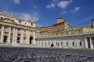 Fototapeta na wymiar Petersdom, Petersplatz, Vatikan 