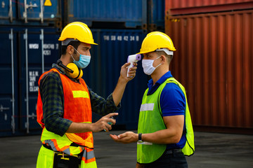 Check body temperature Before working in the warehouse