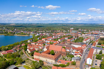 Aussicht auf die Altstadt von Prenzlau am Uckersee 