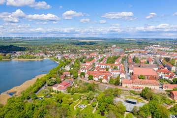 Fototapeta na wymiar Aussicht auf die Altstadt von Prenzlau am Uckersee 