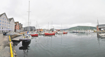 Fototapeta na wymiar Widok portu w Tromso, Norwegia, 