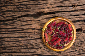 Obraz na płótnie Canvas Fresh red mulberry.
