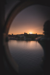 Fototapeta na wymiar Sunset over Prague castle and Vltava river