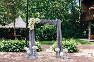 wedding ceremony chairs flowers boho style