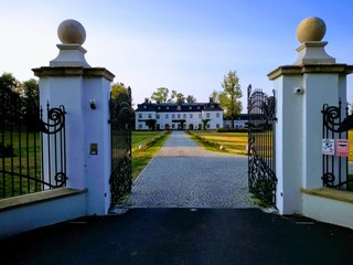 Fototapeta na wymiar Schloss, Polen, Schlesien, Silesia, Park, Schlosspark, Anlage, Schlossanlage, Deutsche