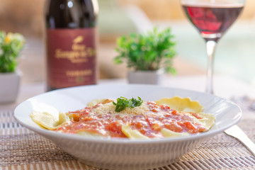 Ravioli de espinafre com ricota