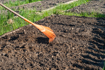 A good example of a fan rake in the garden