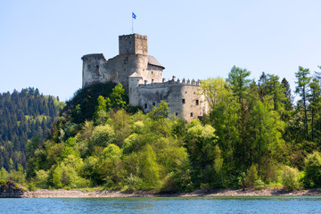 Fototapeta na wymiar 14th century Niedzica Castle ( Dunajec Castle), medieval fortress at Lake Czorsztyn, Niedzica, Poland