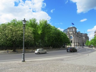 Brandenburger Tor und Reichstag 2020 © ernestoche50