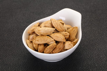 Unpeeled Almonds nuts
