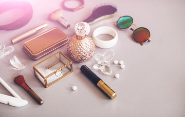 Obraz na płótnie Canvas make up accessories. Woman beauty tools. Cosmetics. Beauty photo. Sunglasses.
