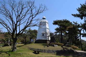 日和山公園の木造六角灯台 ／...