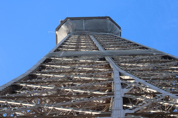 Obraz premium Under the Tower