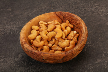 Cashew heap in the bowl