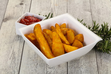 Fried potato slices