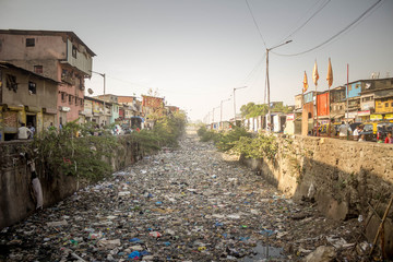 pollution in the river in mumbai