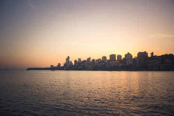Fototapeta premium sunrise over the city