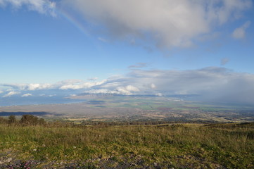 Fototapeta na wymiar view of central maui from the summit of Haleakala