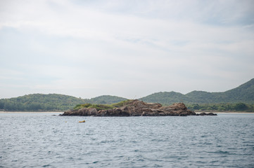 Fototapeta premium Closeup of small island on the ocean