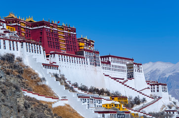 The Potala Palace Tibet, Tibet Attraction