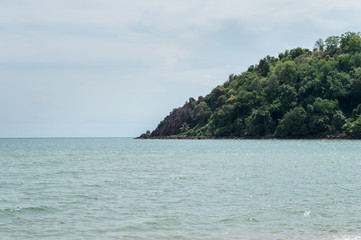 Fototapeta premium Closeup of island on the ocean landscape