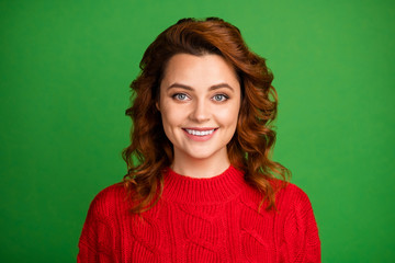 Obraz premium Portrait of lovely attractive woman look good enjoy fall winter holiday free time wear stylish pullover isolated over vibrant color background