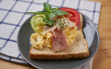Bacon and egg on the toasted bread