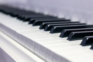 Naklejka premium Closeup piano keyboard with soft focus
