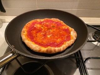 Pizza cotta in padella