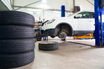 tire works. assembly or dismantling of wheels in workshop.