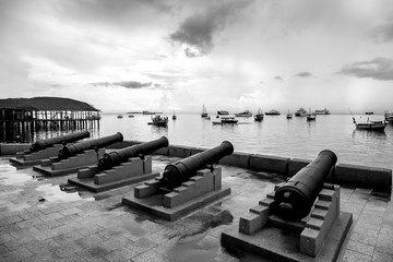 canons at Stonetown sea front