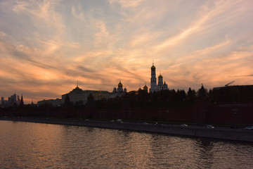 Fototapeta na wymiar 夕暮れ時のクレムリン。モスクワ、ロシア。the wall of Kremlin in sun set time, Moscow, Russia.