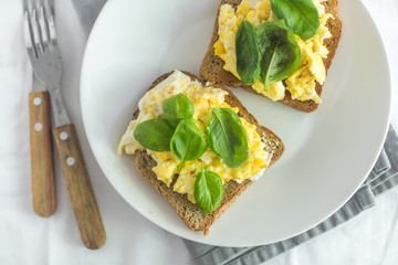 Toast with scrambled eggs