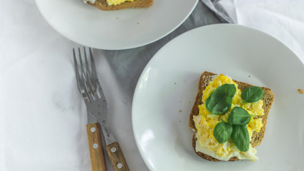 Toast with scrambled eggs