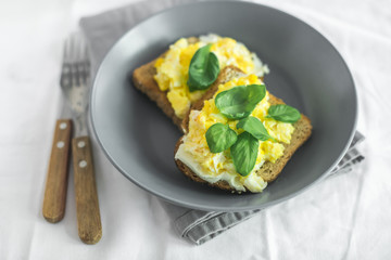 Toast with scrambled eggs