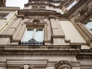 Obraz premium London- architectural detail of grand townhouses in Mayfair 
